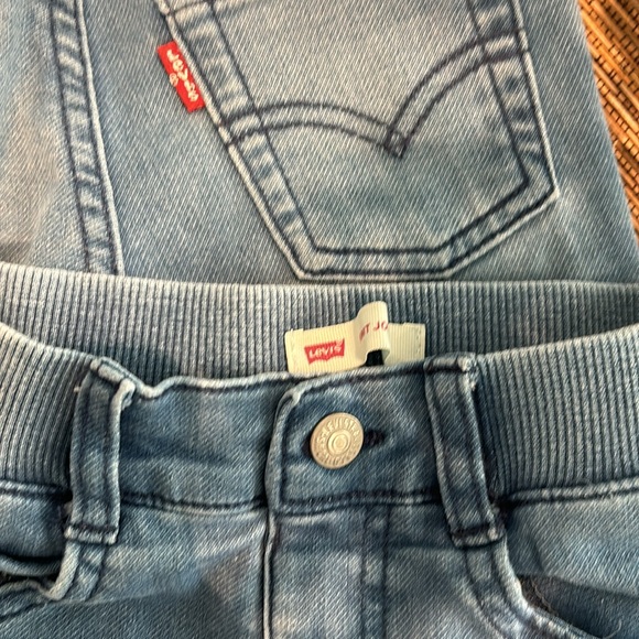 Toddler Levi’s Knit Joggers (3T) - Picture 3 of 3